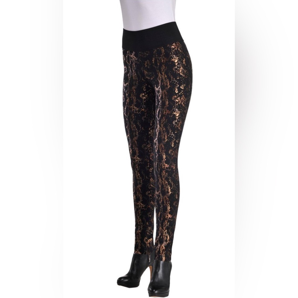NEW Womenโs Luxe Nygard Slims Black Gold Leggings Slimcurve Technology Small - Picture 4 of 9